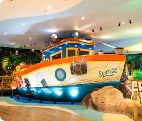 Obóz młodzieżowy, Kolonie – Raj w sercu Polski. Mandoria – Odkryj nową strefę CROCODIL w Park Of Poland Suntago Wodny Świat - super zabawa w Sadach Klemensa także warsztat pływacki i lekcja przetrwania. Kolonia 7-13 lat.